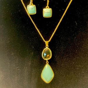 Set necklace and earrings